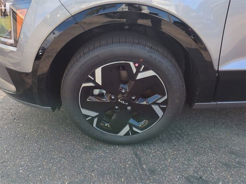 New 2026 Kia Niro Wind image 32