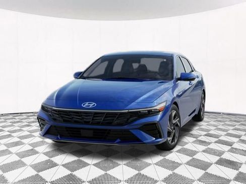 Used 2025 Hyundai Elantra Limited image 8