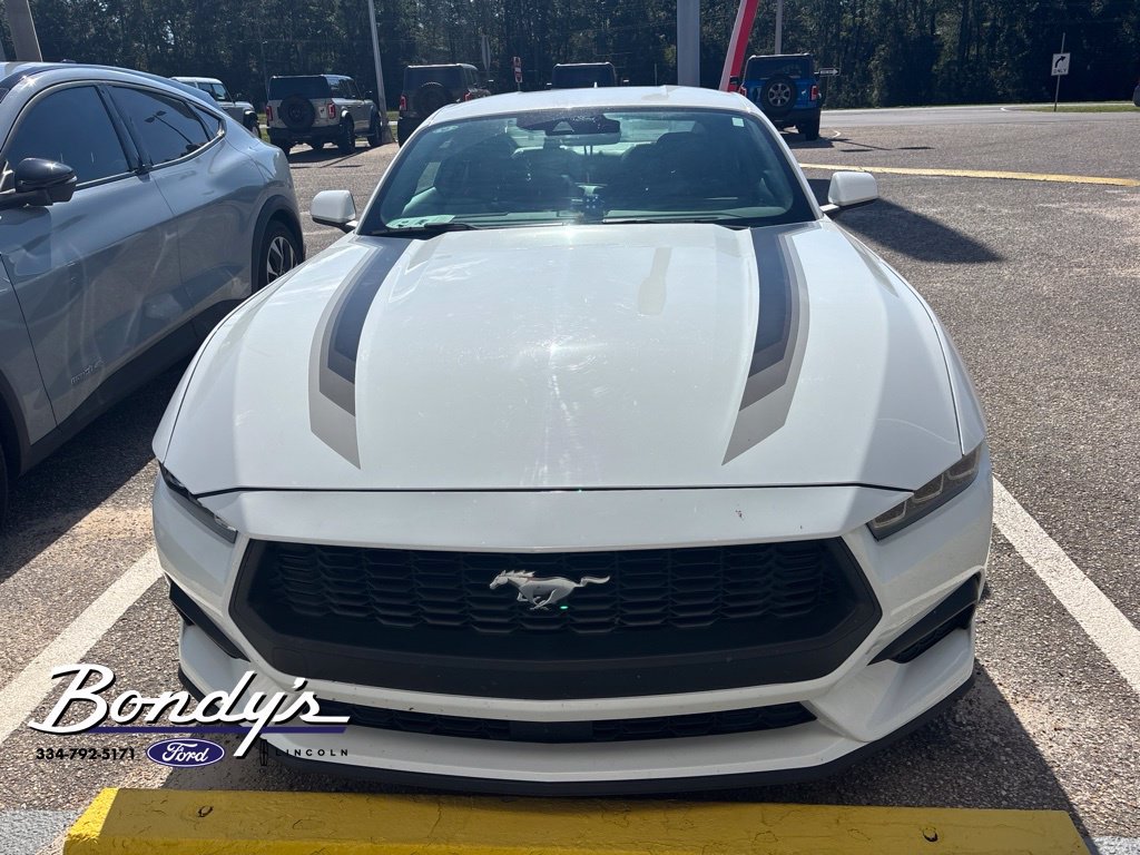Used 2024 Ford Mustang Coupe RWD image 2