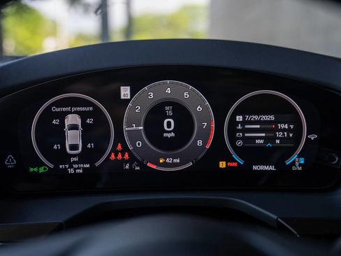 Certified 2025 Porsche Panamera 4 AWD/4WD image 17