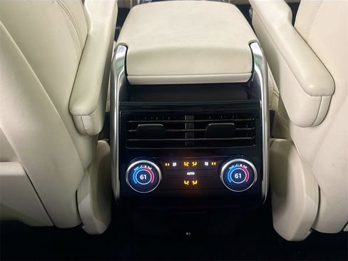 Certified 2023 Land Rover Range Rover SE image 26