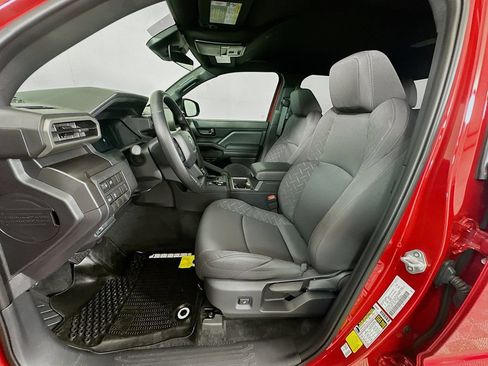 Used 2026 Toyota Tacoma SR5 AWD/4WD image 21