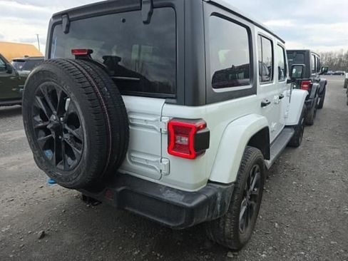 Used 2023 Jeep Wrangler Unlimited Sahara w/ Cold Weather Group image 8