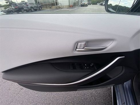 Used 2025 Toyota Corolla SE image 14