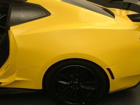 Used 2018 Chevrolet Camaro LT w/ RS Package RWD image 10