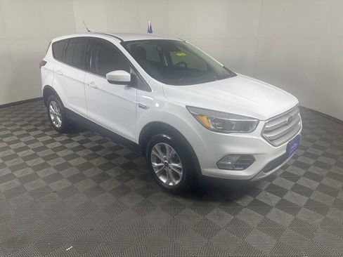 Certified 2019 Ford Escape SE image 1