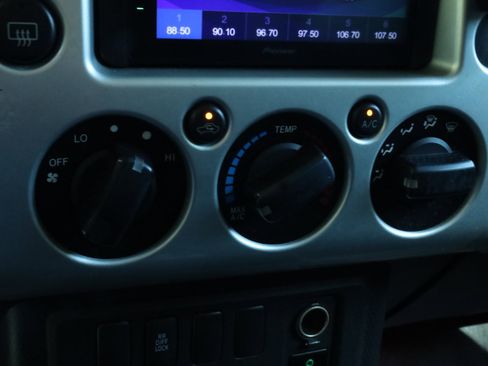 Used 2008 Toyota FJ Cruiser 4WD image 9