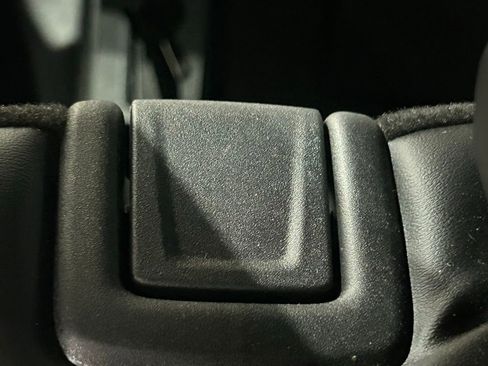 Used 2022 Ford Explorer XLT w/ Equipment Group 202A AWD/4WD image 70