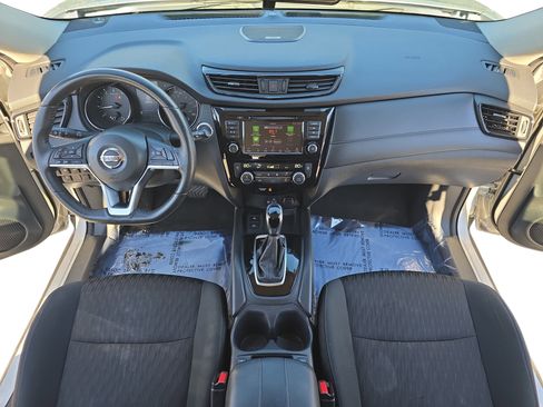 Used 2019 Nissan Rogue SV w/ Sun & Sound Touring Package image 9