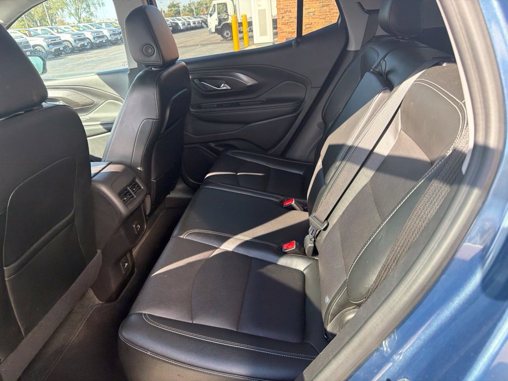 Used 2024 GMC Terrain SLT FWD image 8