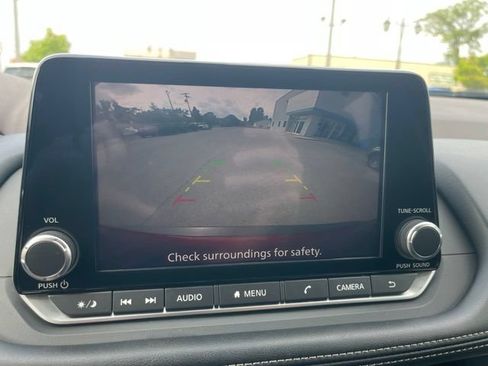 Used 2023 Nissan Rogue SV AWD/4WD image 11