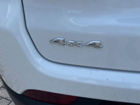 Used 2025 Jeep Compass Latitude w/ Sun & Sound Group image 9