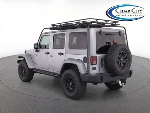 Used 2015 Jeep Wrangler Unlimited Rubicon w/ Connectivity Group AWD/4WD image 3