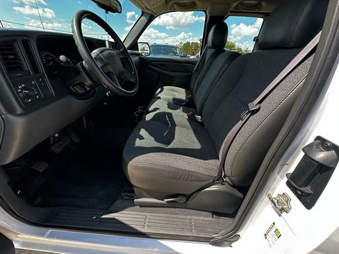 Used 2005 Chevrolet Silverado 1500 W/T image 19