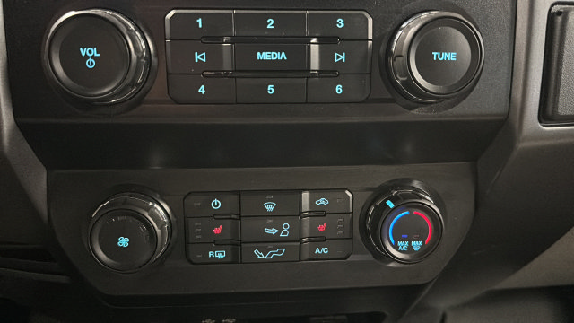 Used 2019 Ford F150 XLT w/ Equipment Group 302A Luxury AWD/4WD image 18