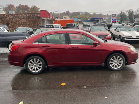 Used 2011 Chrysler 200 Touring image 5