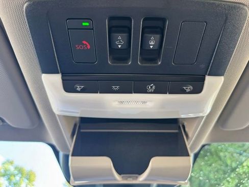 Used 2025 Nissan Rogue Platinum w/ Platinum Premium Package image 45