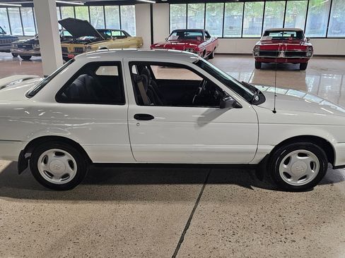 Used 1991 Nissan Sentra SE-R image 34