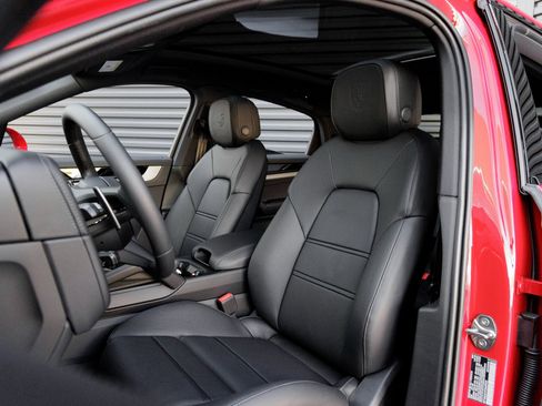 New 2026 Porsche Cayenne Coupe image 5