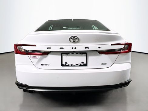 Used 2026 Toyota Camry SE image 6