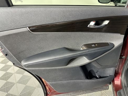 Used 2020 Kia Sorento EX image 25