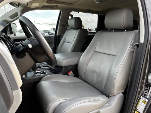 Used 2019 Toyota Sequoia Limited image 23