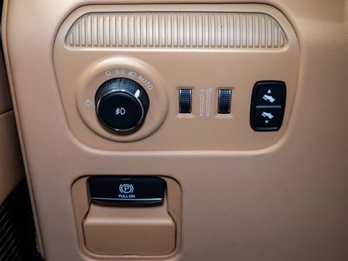 Used 2023 Jeep Grand Wagoneer Series III AWD/4WD image 19