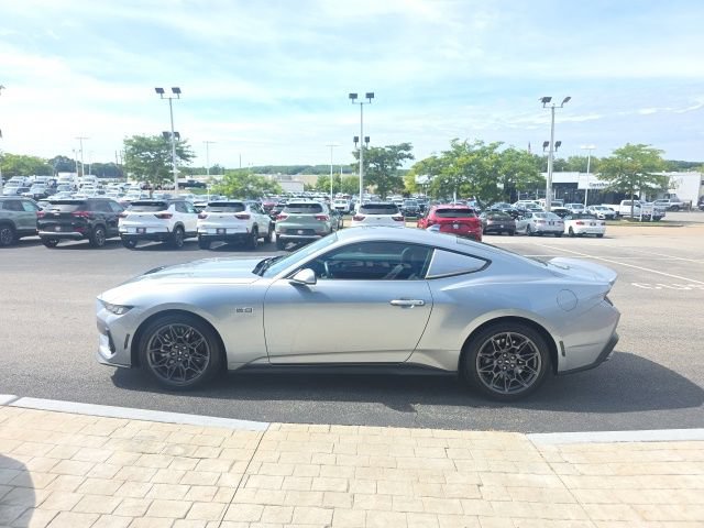 Used 2024 Ford Mustang GT Premium w/ GT Performance Package RWD image 5
