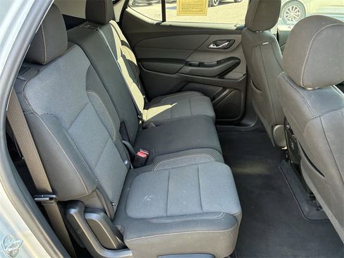 Used 2021 Chevrolet Traverse LS image 32