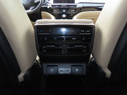 Used 2023 Acura MDX SH-AWD w/ Advance Package image 29