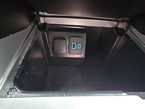 Used 2022 Ford Explorer XLT w/ Equipment Group 202A image 20