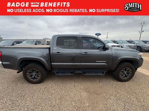 Used 2022 Toyota Tacoma SR5 image 6
