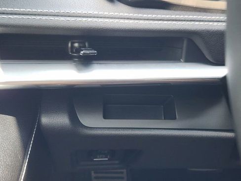 Used 2024 Chevrolet Corvette Stingray Convertible w/ Z51 Performance Package image 26