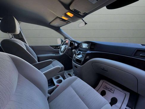 Used 2015 Nissan Quest SV image 14