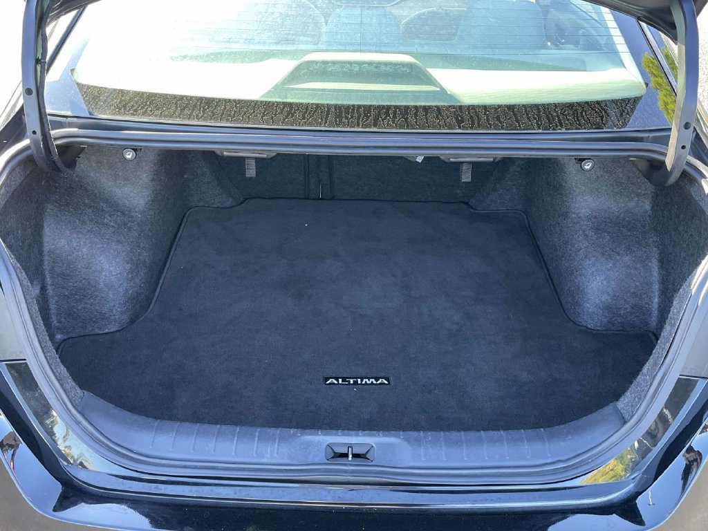 Used 2025 Nissan Altima 2.5 SV AWD/4WD image 18