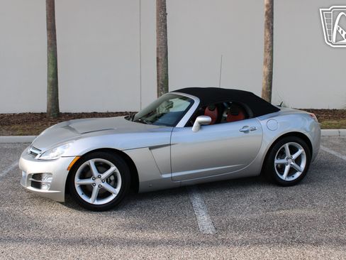 Used 2007 Saturn Sky w/ Premium Trim Pkg image 2