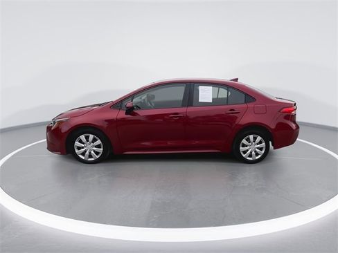 Used 2022 Toyota Corolla LE image 6
