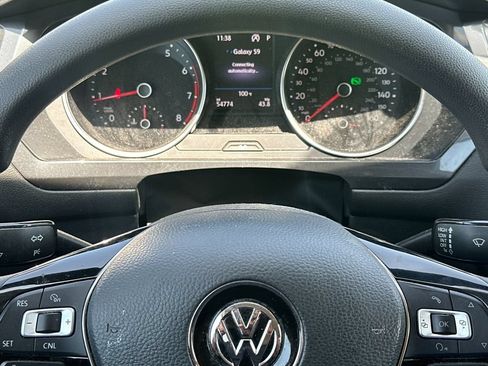 Used 2018 Volkswagen Tiguan S FWD image 23