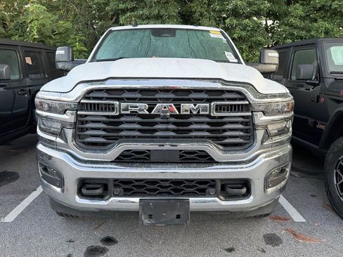 Used 2026 RAM 2500 Big Horn AWD/4WD image 2
