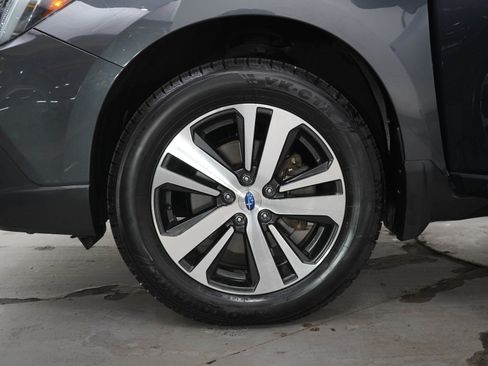 Used 2018 Subaru Outback 2.5i Limited AWD/4WD image 32