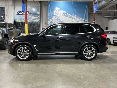Used 2024 BMW X5 xDrive40i w/ Parking Assistance Package image 2