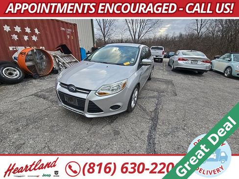 Used 2013 Ford Focus SE image 1