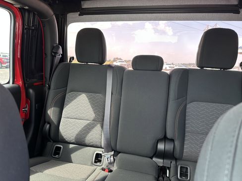 Used 2021 Jeep Gladiator Mojave image 35