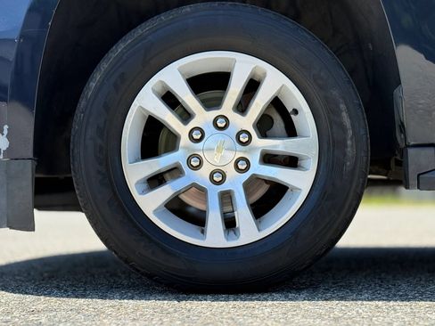 Used 2019 Chevrolet Suburban LT RWD image 29