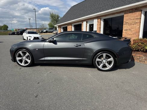 Used 2017 Chevrolet Camaro SS RWD image 11