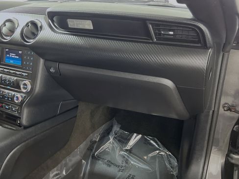 Used 2017 Ford Mustang Coupe RWD image 34