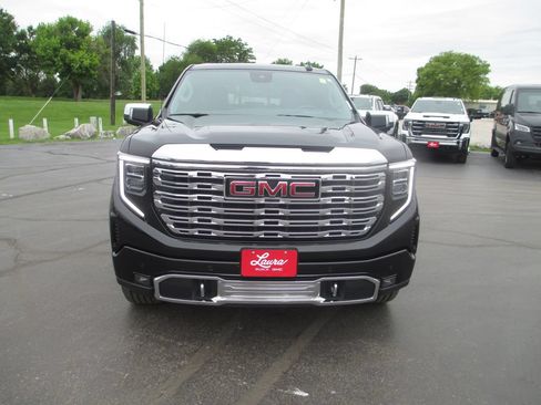 Used 2023 GMC Sierra 1500 Denali w/ Denali Reserve Package AWD/4WD image 13