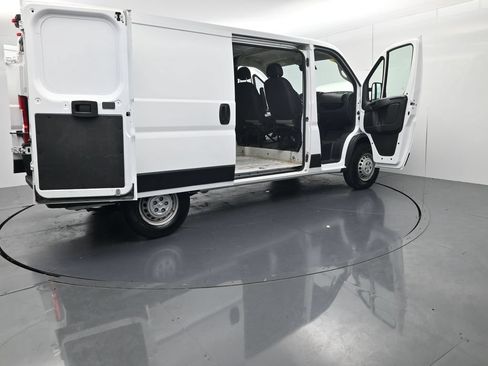 Used 2025 RAM ProMaster 2500 w/ Convenience Group FWD image 44