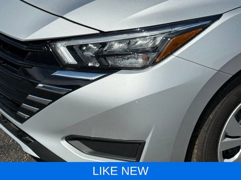 Used 2025 Nissan Versa S w/ Trunk Package FWD image 11