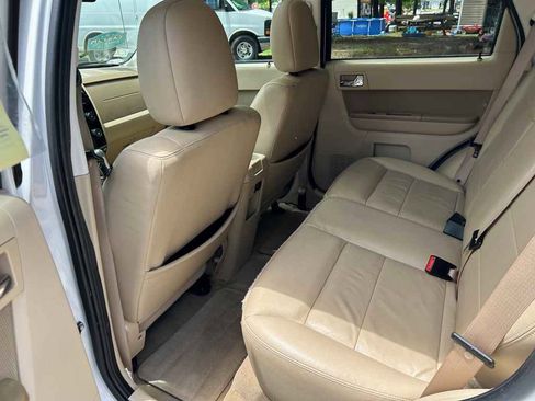 Used 2010 Ford Escape Limited FWD image 10